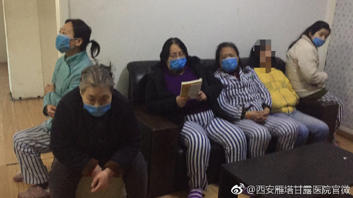 甘露医院医护人员组织患者开展多彩诵读活动